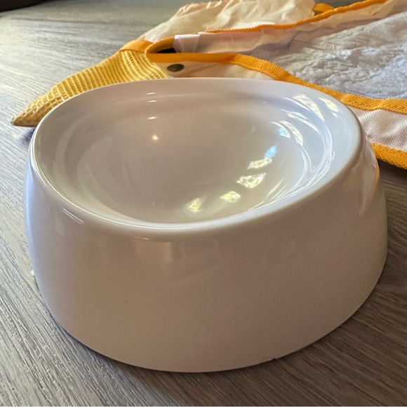 Portable potty pad mat and a bowl - Picture 5 of 6